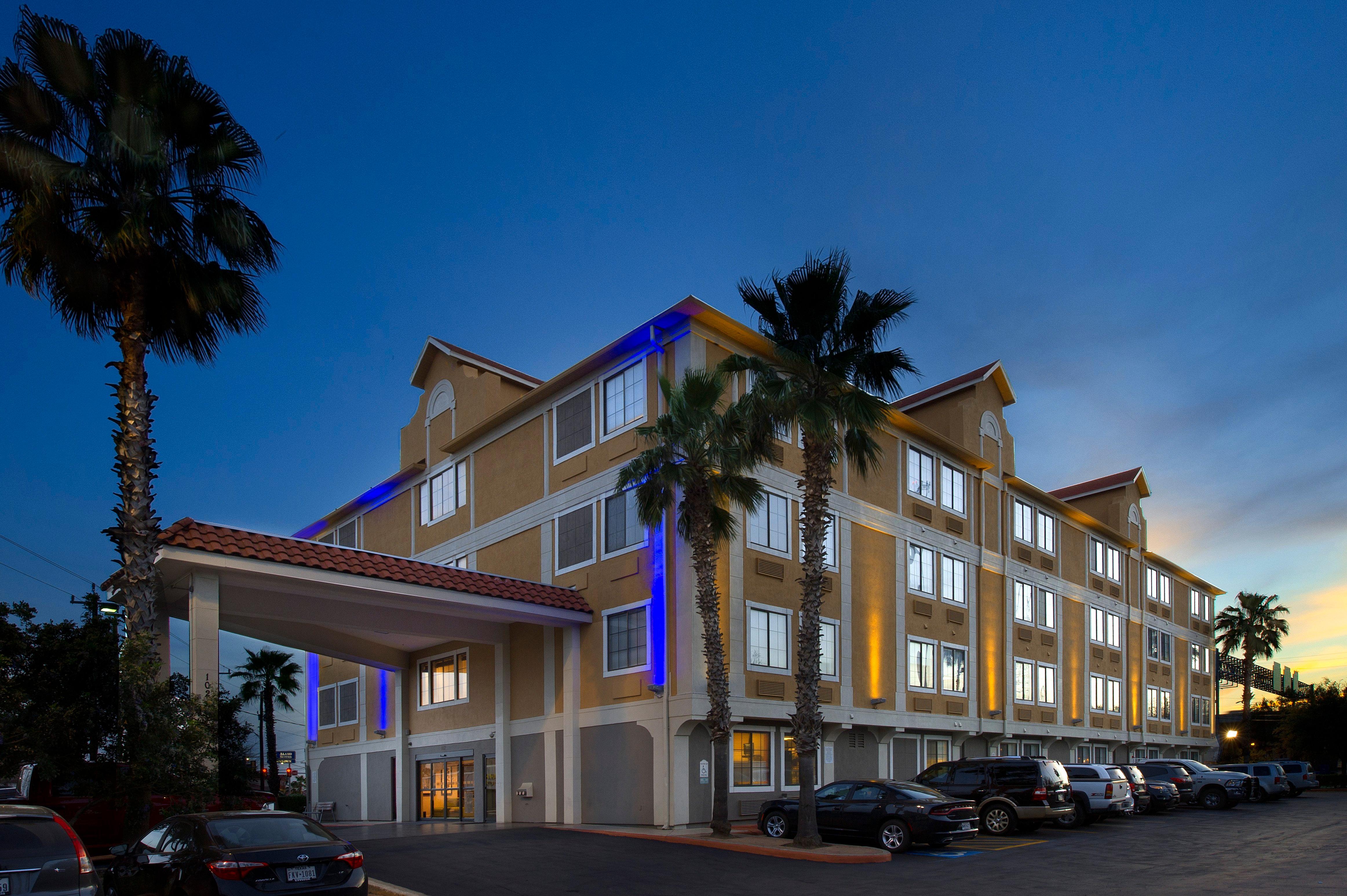 Holiday Inn Express & Suites San Antonio - Downtown Market Area By Ihg Ngoại thất bức ảnh