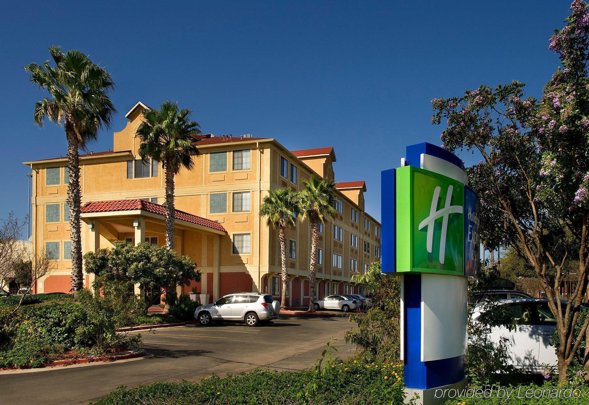 Holiday Inn Express & Suites San Antonio - Downtown Market Area By Ihg Ngoại thất bức ảnh