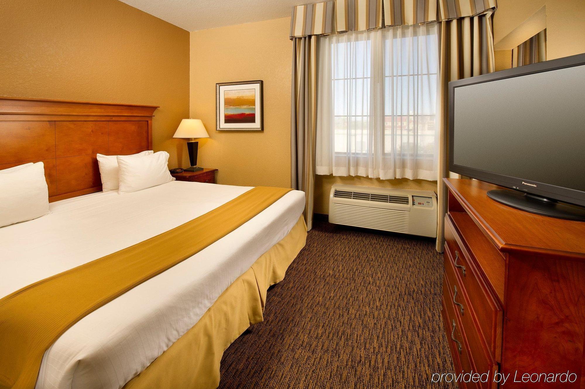Holiday Inn Express & Suites San Antonio - Downtown Market Area By Ihg Ngoại thất bức ảnh