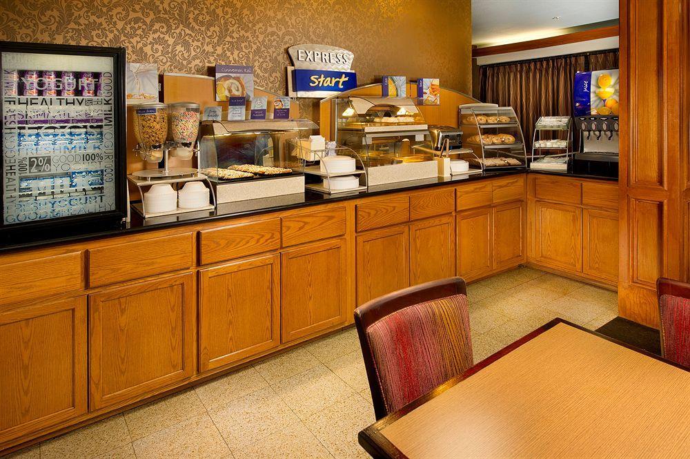 Holiday Inn Express & Suites San Antonio - Downtown Market Area By Ihg Ngoại thất bức ảnh