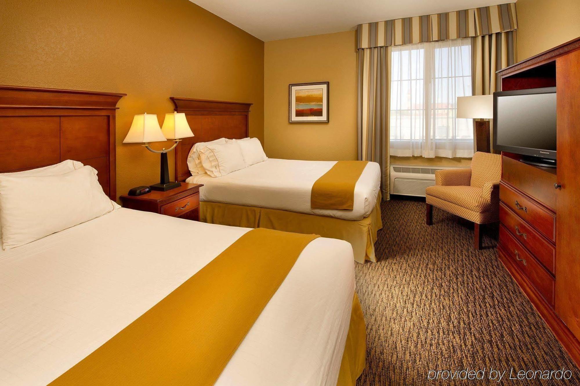 Holiday Inn Express & Suites San Antonio - Downtown Market Area By Ihg Ngoại thất bức ảnh